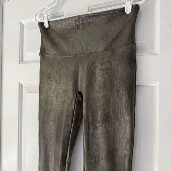 Spanx Faux leather croc leggings in olive green